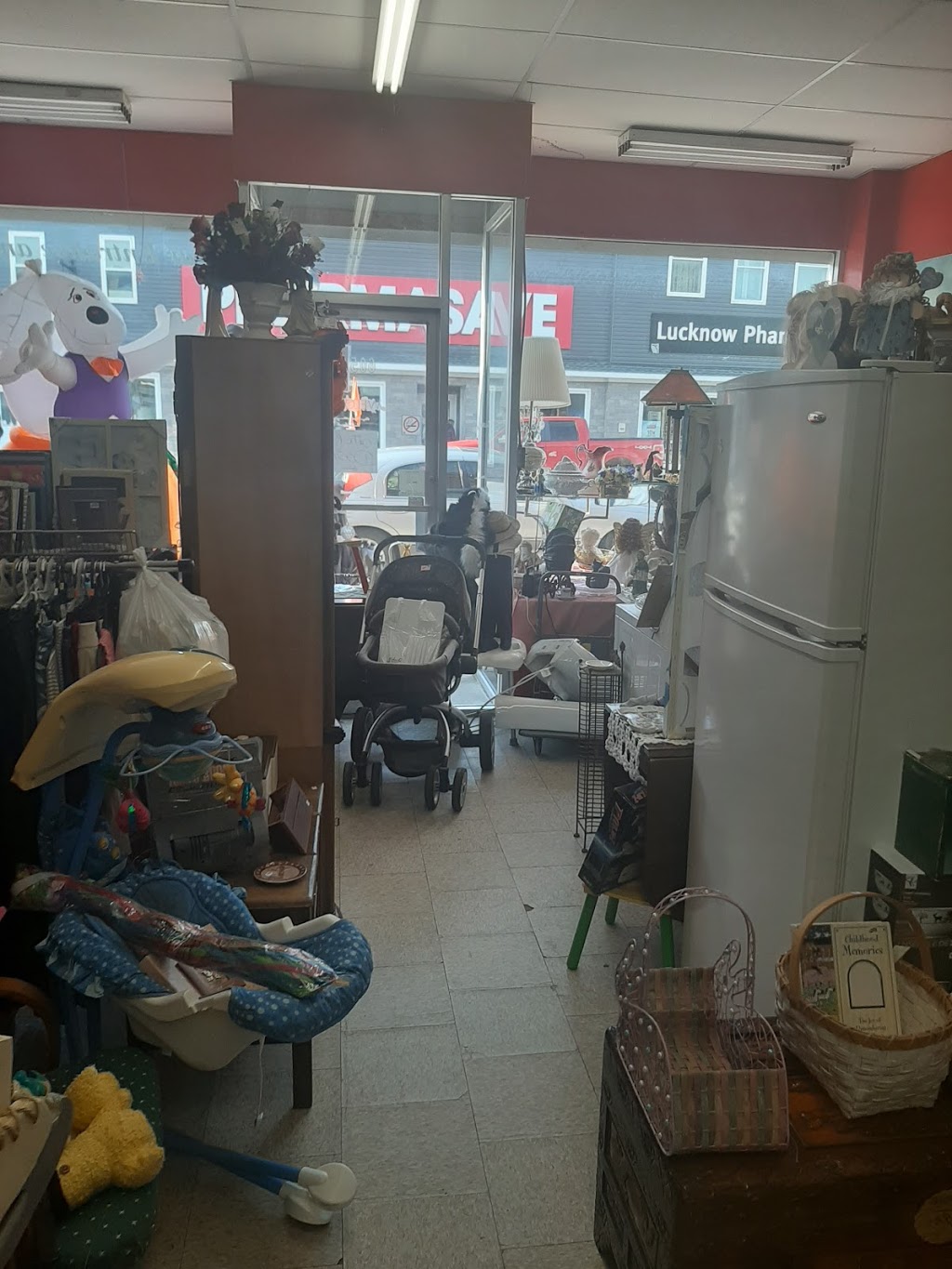 Me to You Thrift Shop | 605 Campbell St, Lucknow, ON N0G 2H0, Canada | Phone: (226) 222-8616