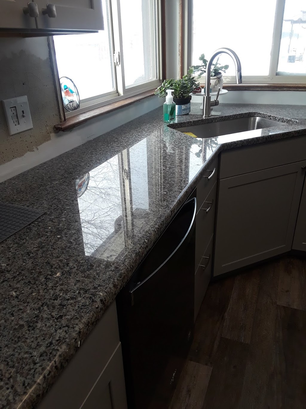 Countertops Direct N More | 3841 Pine Grove Ave, Fort Gratiot Twp, MI 48059, USA | Phone: (810) 937-5372