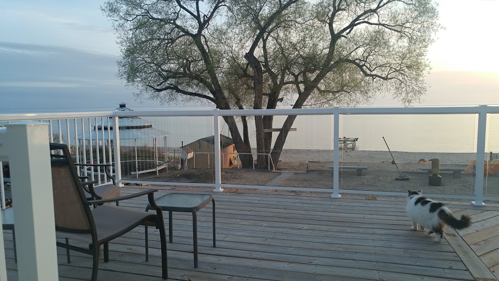 Sunport Beach Resort & Motel | 24 Tiny Beaches Rd S, Tiny, ON L0L 2J0, Canada | Phone: (705) 361-1617
