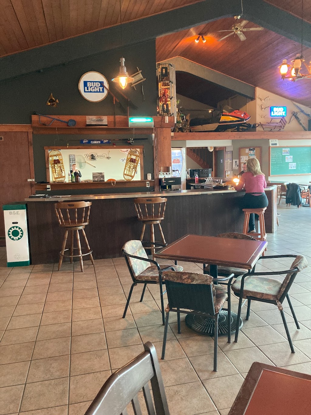 Rôtisserie Gryzou | 231 Rue Larochelle, Val-des-Sources, QC J1T 3M7, Canada | Phone: (819) 879-5746
