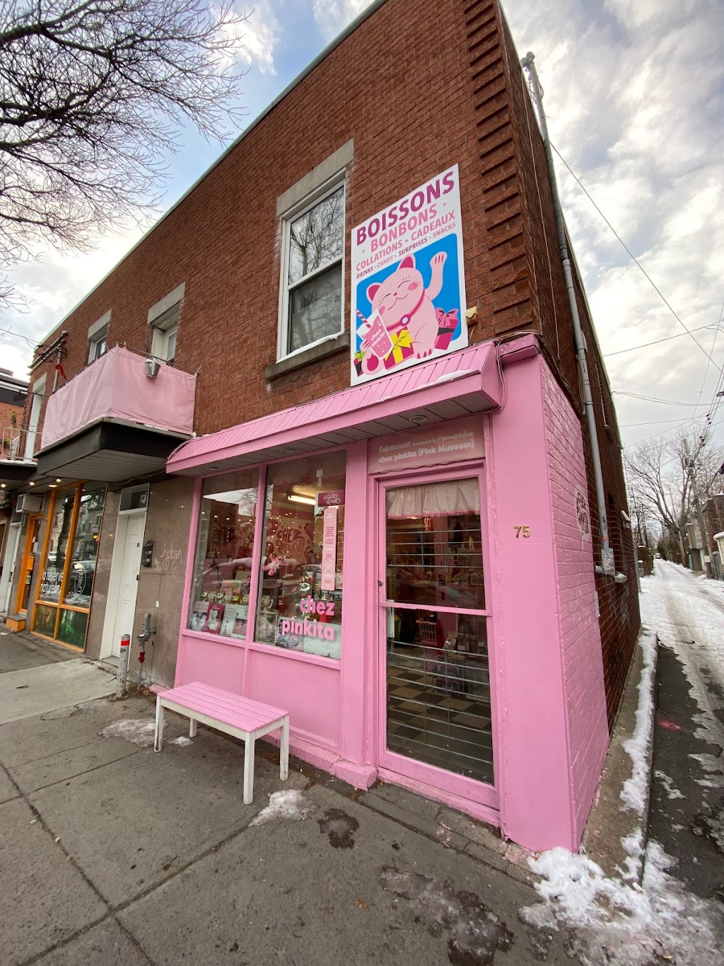 Chez Pinkita | 75 Av. Fairmount O, Montréal, QC H2T 2M3, Canada | Phone: (514) 654-4797