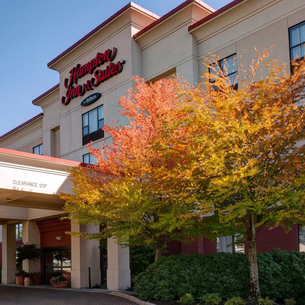 Hampton Inn & Suites by Hilton Langley-Surrey | 19500 Langley Bypass, Surrey, BC V3S 7R2, Canada | Phone: (604) 530-6545