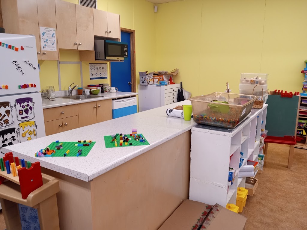 Nursery Les Castors | 6610 Lickman Rd, Chilliwack, BC V2R 4A9, Canada | Phone: (604) 736-5056
