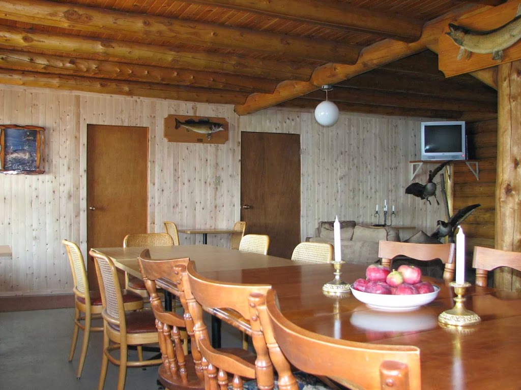 Pourvoirie Oasis duGouin | 170 Rue des Gouverneurs, Saint-Étienne-des-Grès, QC G0X 2P0, Canada | Phone: (800) 959-7453