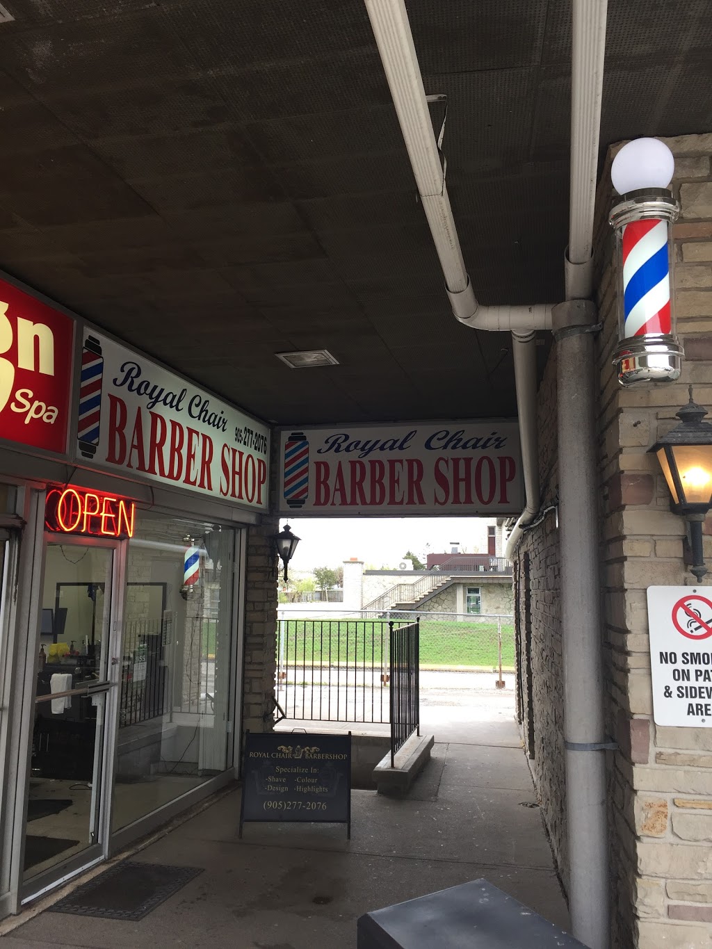 Royal Chair Barber shop | 3635 Cawthra Rd, Mississauga, ON L5A 2Y5, Canada | Phone: (905) 277-2076