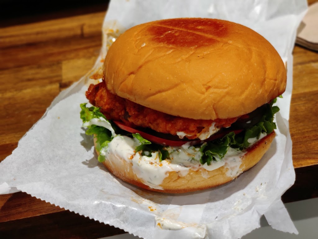 GGs | 1681 Lake Shore Blvd E, Toronto, ON M4L 3W6, Canada | Phone: (416) 694-8811