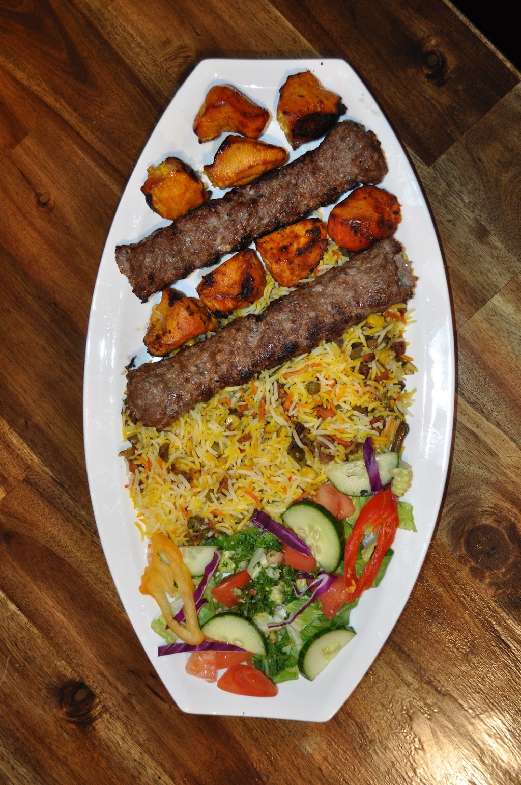La Pita Halal Shawarma & Grill | 2003 Lakeshore Rd, Burlington, ON L7R 1A1, Canada | Phone: (905) 635-9950