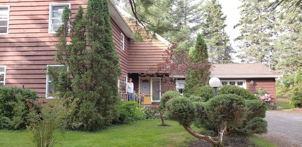 Tulips and Thistle Bed & Breakfast | 913 Pictou Rd, East Mountain, NS B6L 2N1, Canada | Phone: (902) 895-6141