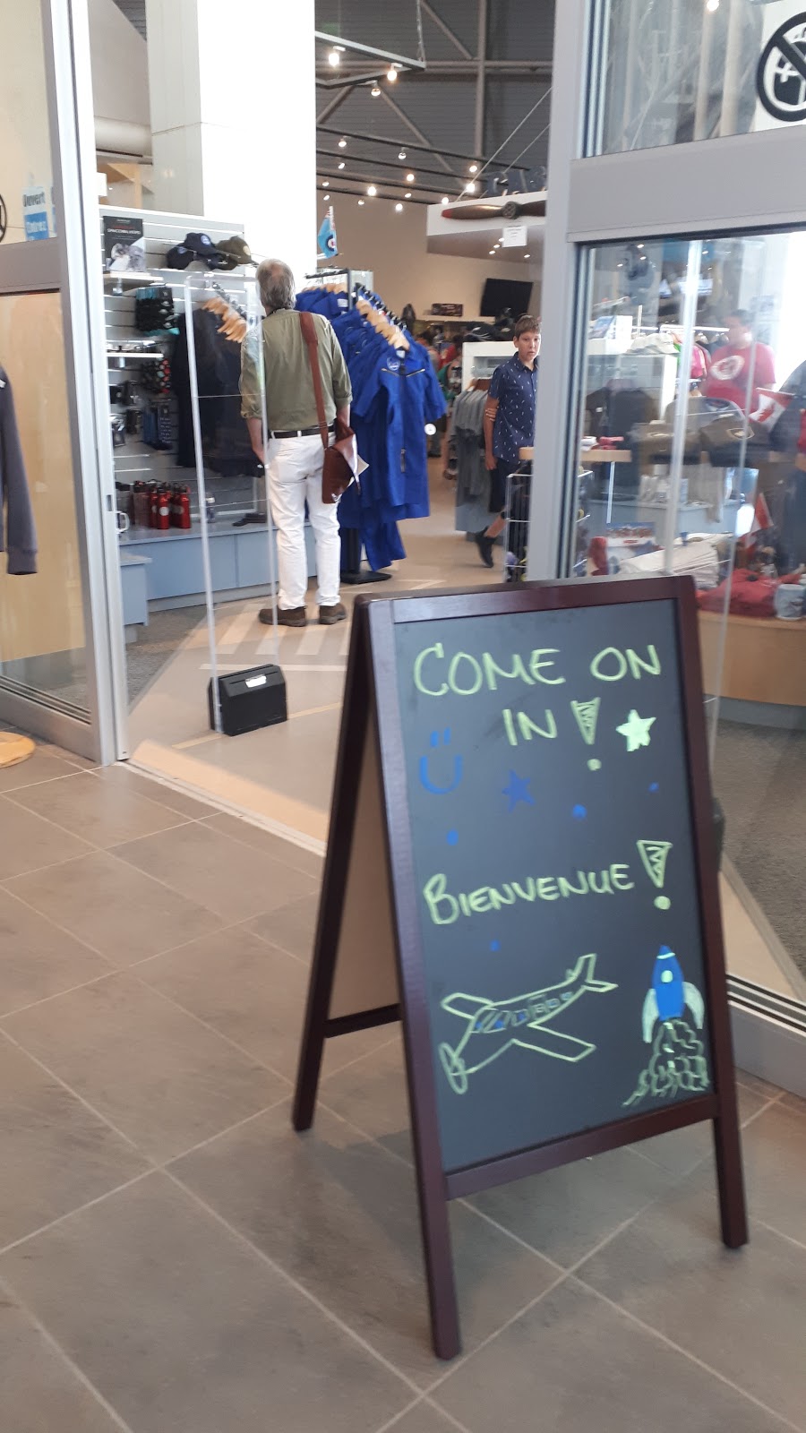 Boutique Aeronautica | 4Y5, 11 Aviation Pkwy, Ottawa, ON K1K 2X5, Canada | Phone: (613) 990-4340