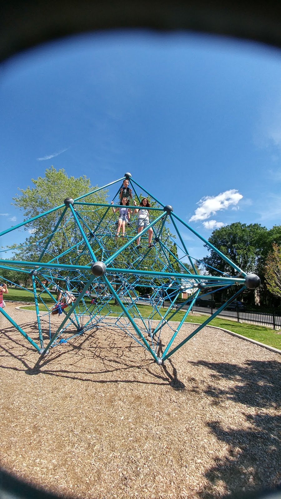 Parc Gentilly Ouest | Rue Belcourt &, Rue Bagot, Longueuil, QC J4M 1S7, Canada | Phone: (450) 463-7311