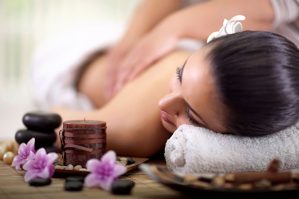 Majestic Angel Spa @ Holiday Inn | Holiday Inn, 970 Dixon Rd, Etobicoke, ON M9W 1J9, Canada | Phone: (647) 288-3399