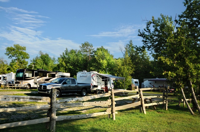 Camping Lac Magog | 7255 Chemin Blanchette, Sherbrooke, QC J1N 0C7, Canada | Phone: (819) 864-4401