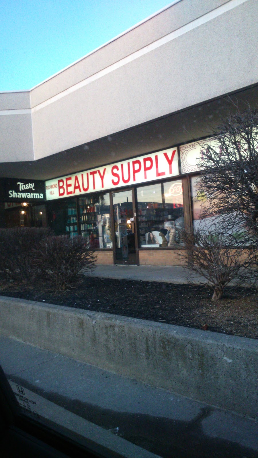 Richmond Hill Beauty Supply | 9555 Yonge St, Richmond Hill, ON L4C 9M5, Canada | Phone: (905) 787-8096