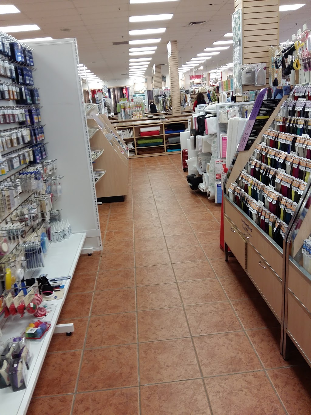 Fabricville - Magasin de Tissus | 1311 Boulevard Saint-Bruno, Saint-Bruno-de-Montarville, QC J3V 6P4, Canada | Phone: (450) 653-1303