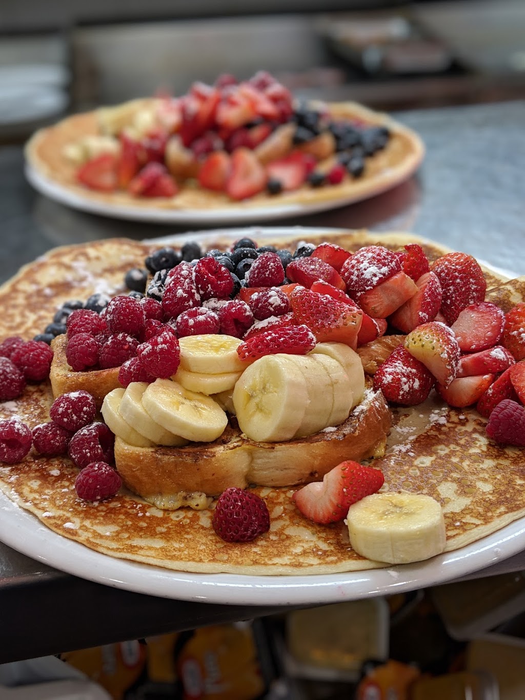 Eggsquis | 444 Boulevard Curé-Labelle, Laval, QC H7P 4W7, Canada | Phone: (450) 628-0444
