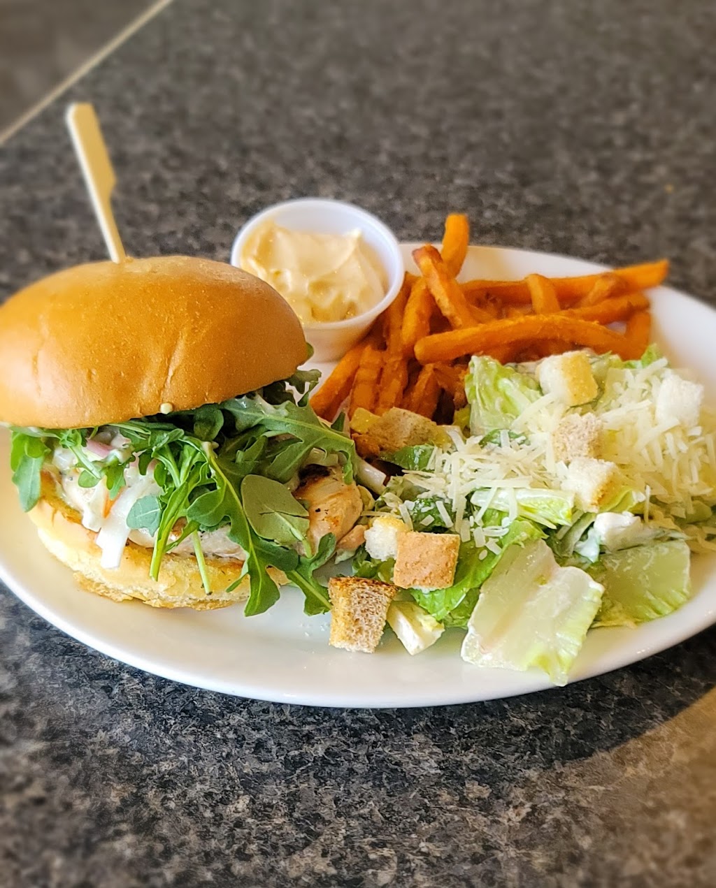 Clubhouse Casual | 2700 2 St S, Cranbrook, BC V1C 4H8, Canada | Phone: (778) 520-2522