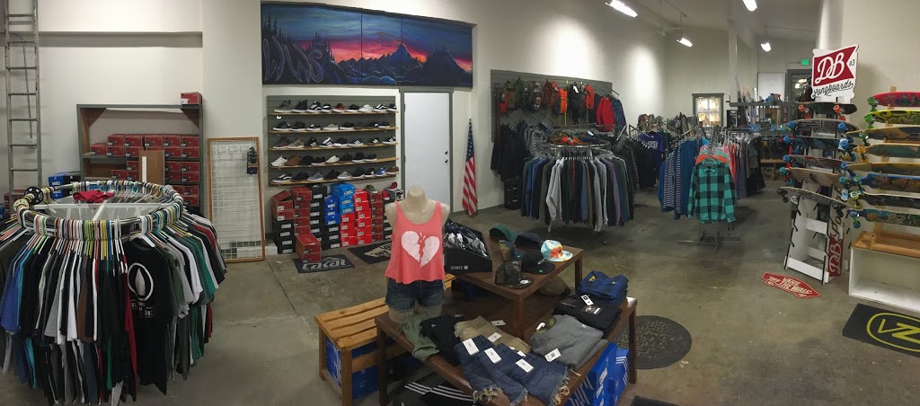 WWS Boardshop | 104 E Maple St #102, Bellingham, WA 98225, USA | Phone: (360) 676-1146