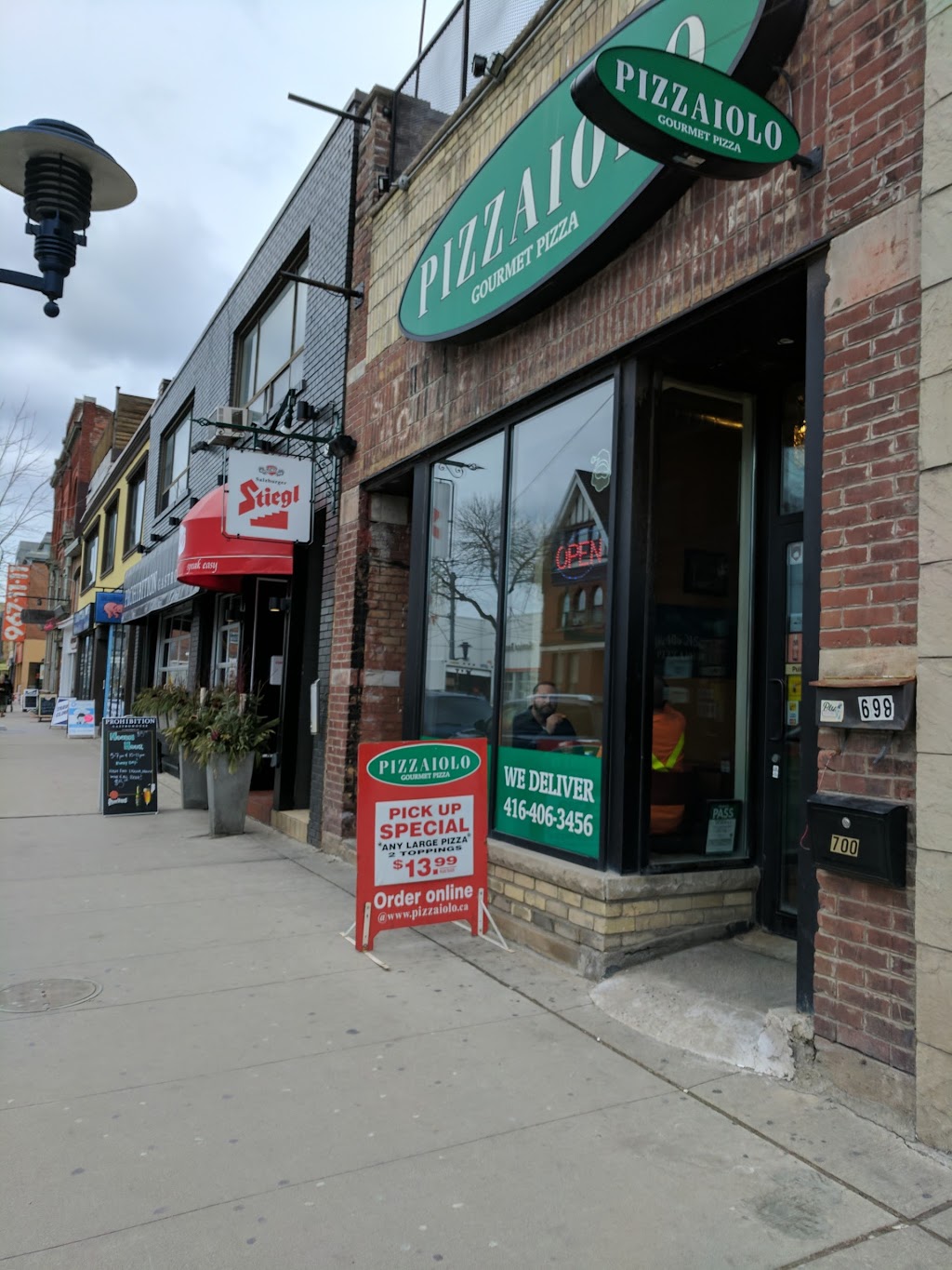 Pizzaiolo Gourmet Pizza | 698 Queen St E, Toronto, ON M4M 1H1, Canada | Phone: (416) 406-3456
