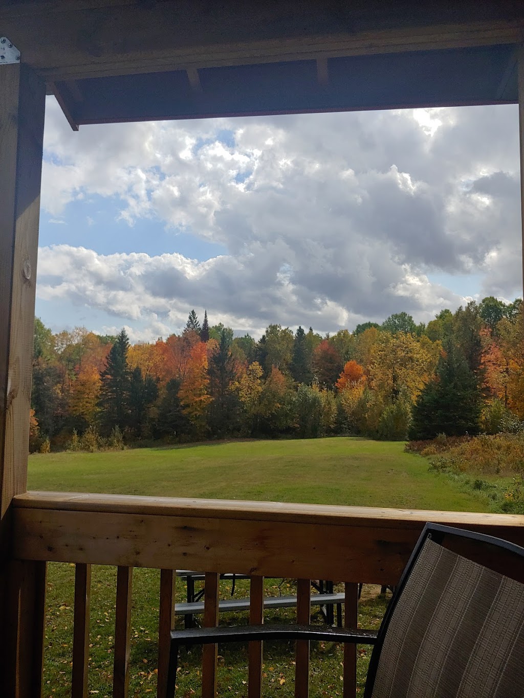 Cabins on the York | 669 S Baptiste Lake Rd, Bancroft, ON K0L 1C0, Canada | Phone: (613) 332-3096