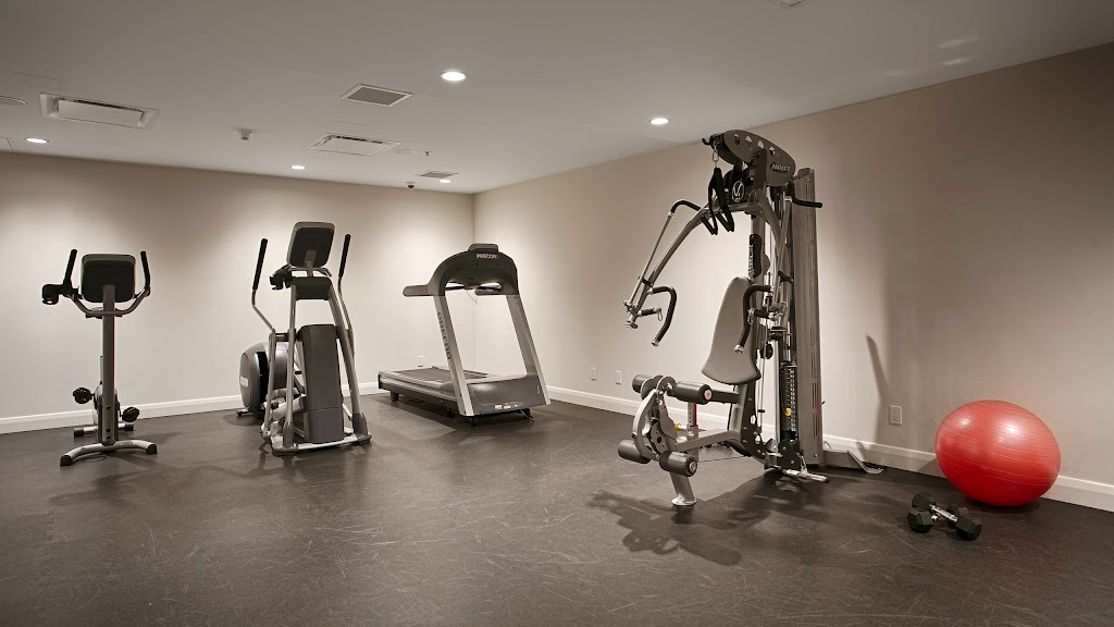 Hôtel Levesque | 171 Rue Fraser, Rivière-du-Loup, QC G5R 1E2, Canada | Phone: (418) 862-6927