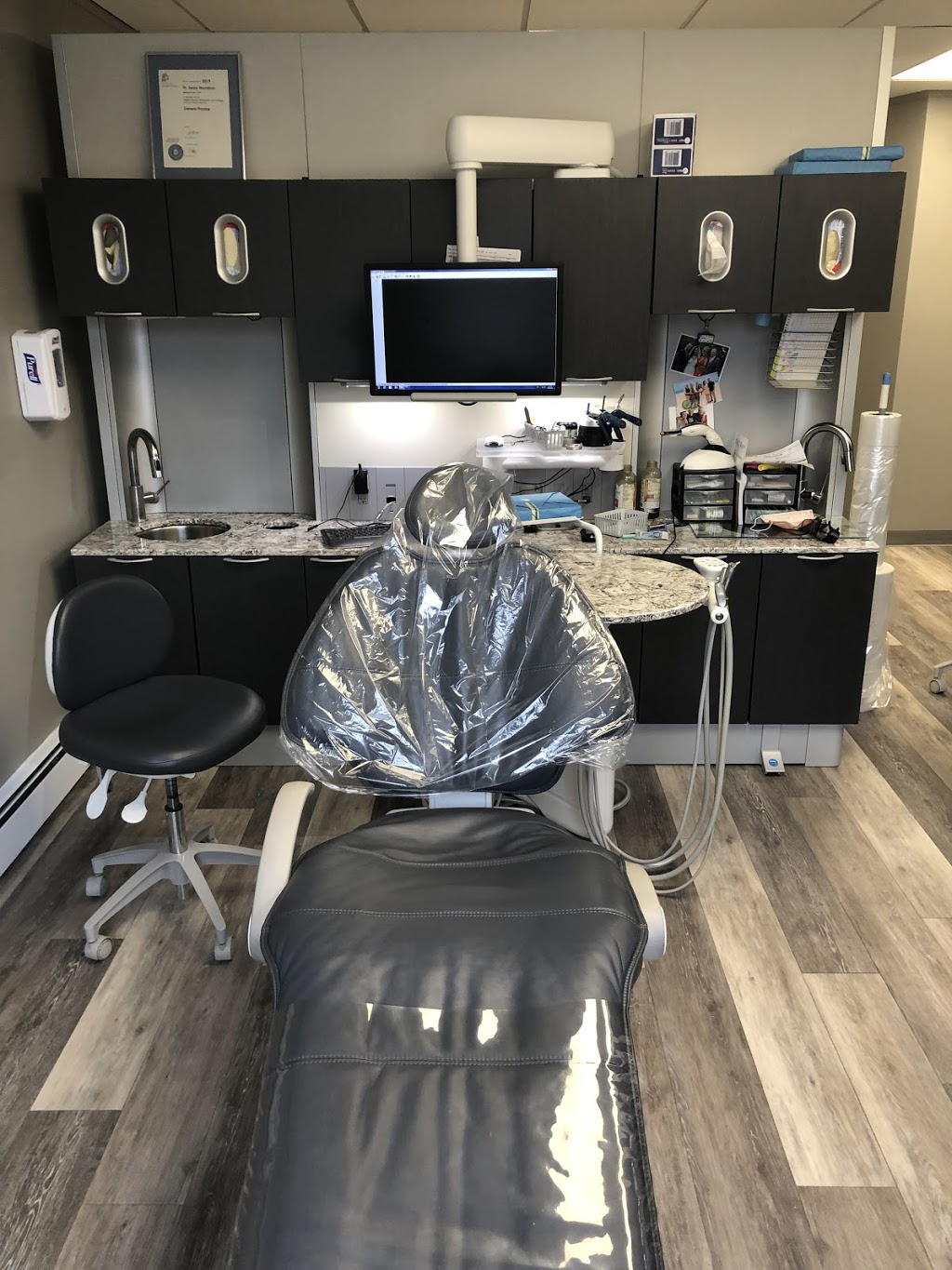 Dental Team on 118 | Main Floor, 4408 118 Ave NW, Edmonton, AB T5W 1A7, Canada | Phone: (780) 471-4801