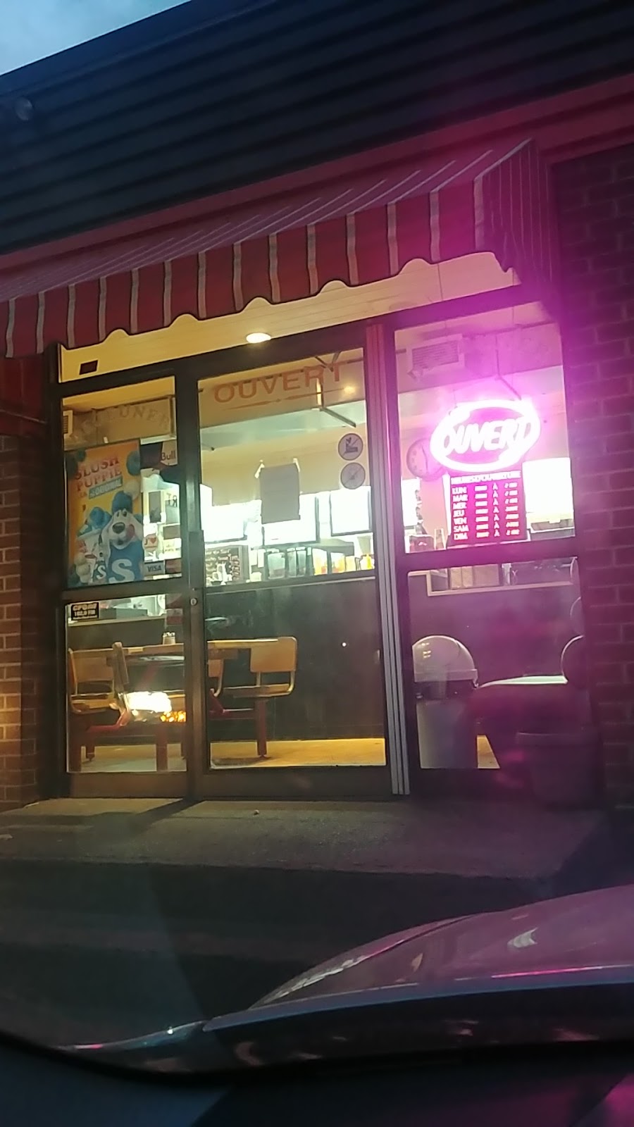 Casse-Croute Chez Lizon | 420 QC-273, Saint-Apollinaire, QC G0S 2E0, Canada | Phone: (418) 881-3063