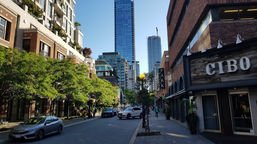 Bellamond Yorkville | 155 Yorkville Ave, Toronto, ON M5R 1C4, Canada | Phone: (647) 799-3875