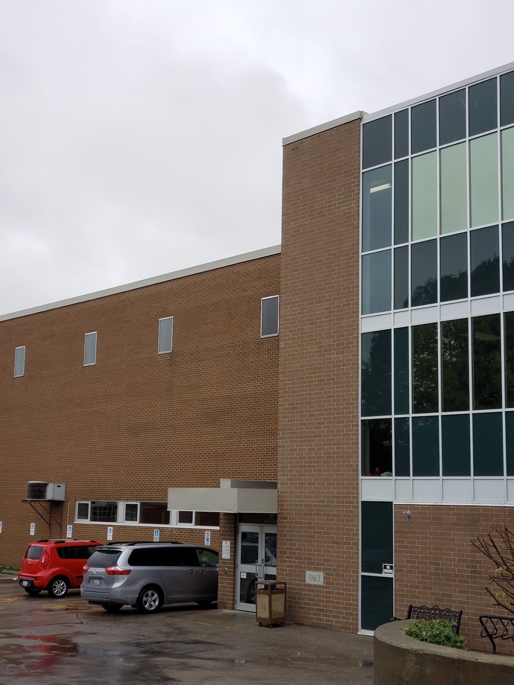 Bob Hayward YMCA | 1050 Hamilton Rd, London, ON N5W 1A6, Canada | Phone: (519) 451-2395