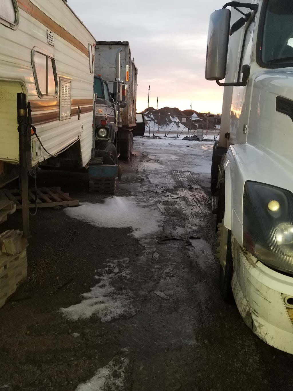 Tegh k2 transportation inc | 3336 22 St NW, Edmonton, AB T6T 0H5, Canada | Phone: (780) 807-2007