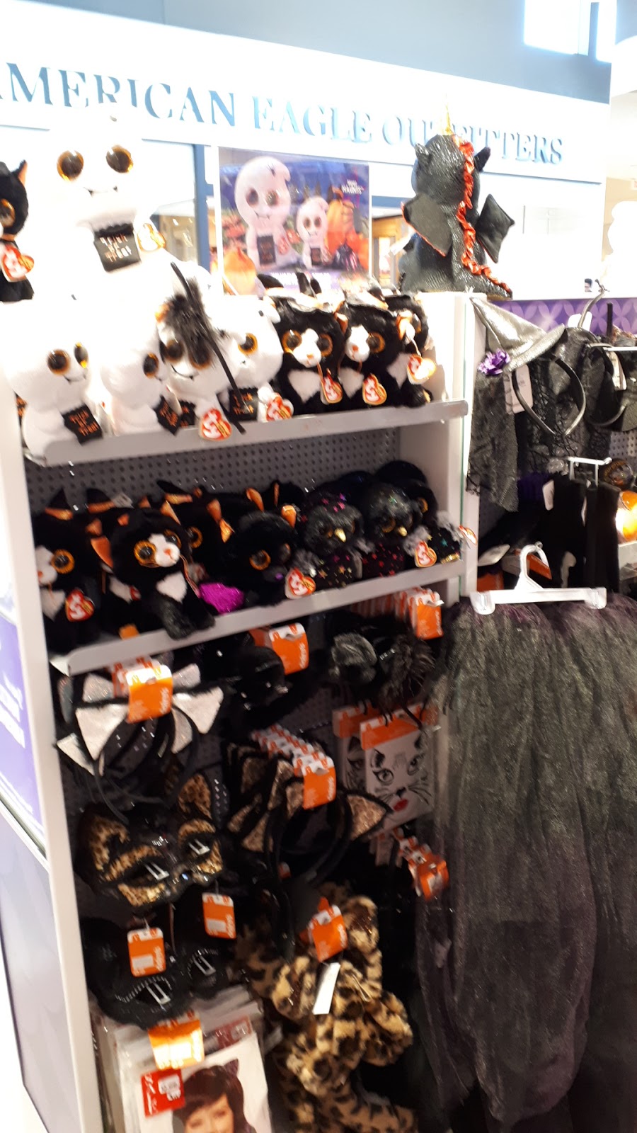 Claires | 221 Glendale Ave, St. Catharines, ON L2T 2K9, Canada | Phone: (905) 688-8212