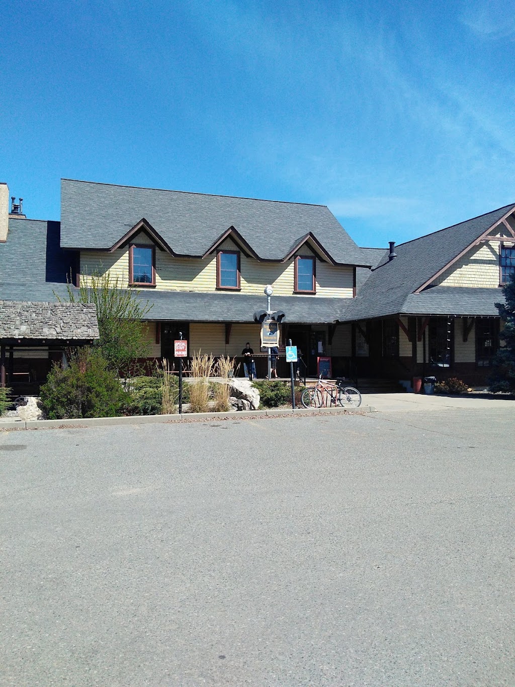 Grand Forks Station Pub & Banquet Facility | 7654 Donaldson Dr, Grand Forks, BC V0H 1H2, Canada | Phone: (250) 442-5855