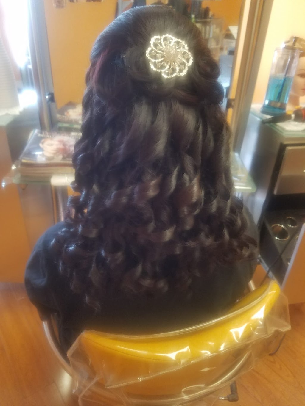 Diva Beauty Salon | 10088 McLaughlin Rd, Brampton, ON L7A 2X6, Canada | Phone: (905) 495-7725
