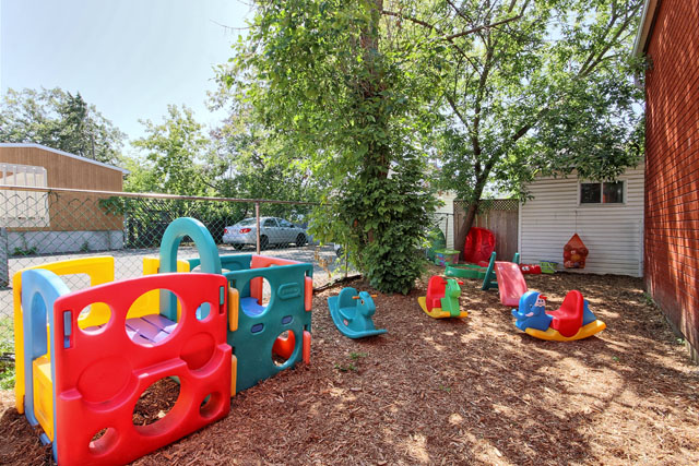 Nursery Des Minis Athlètes À Longueuil | 1085 Rue Sainte-Hélène, Longueuil, QC J4K 3R9, Canada | Phone: (450) 677-0000