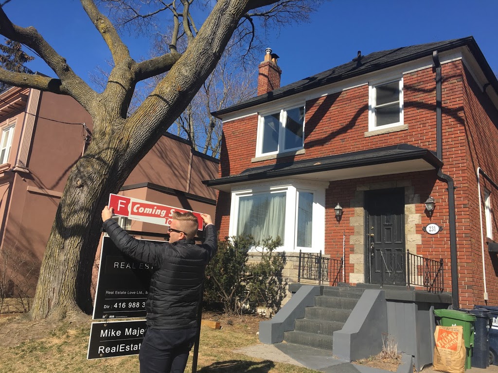 RE/MAX Specialists Majeski Group INC | 178 Queens Ave, Etobicoke, ON M8V 2N9, Canada | Phone: (647) 351-3425