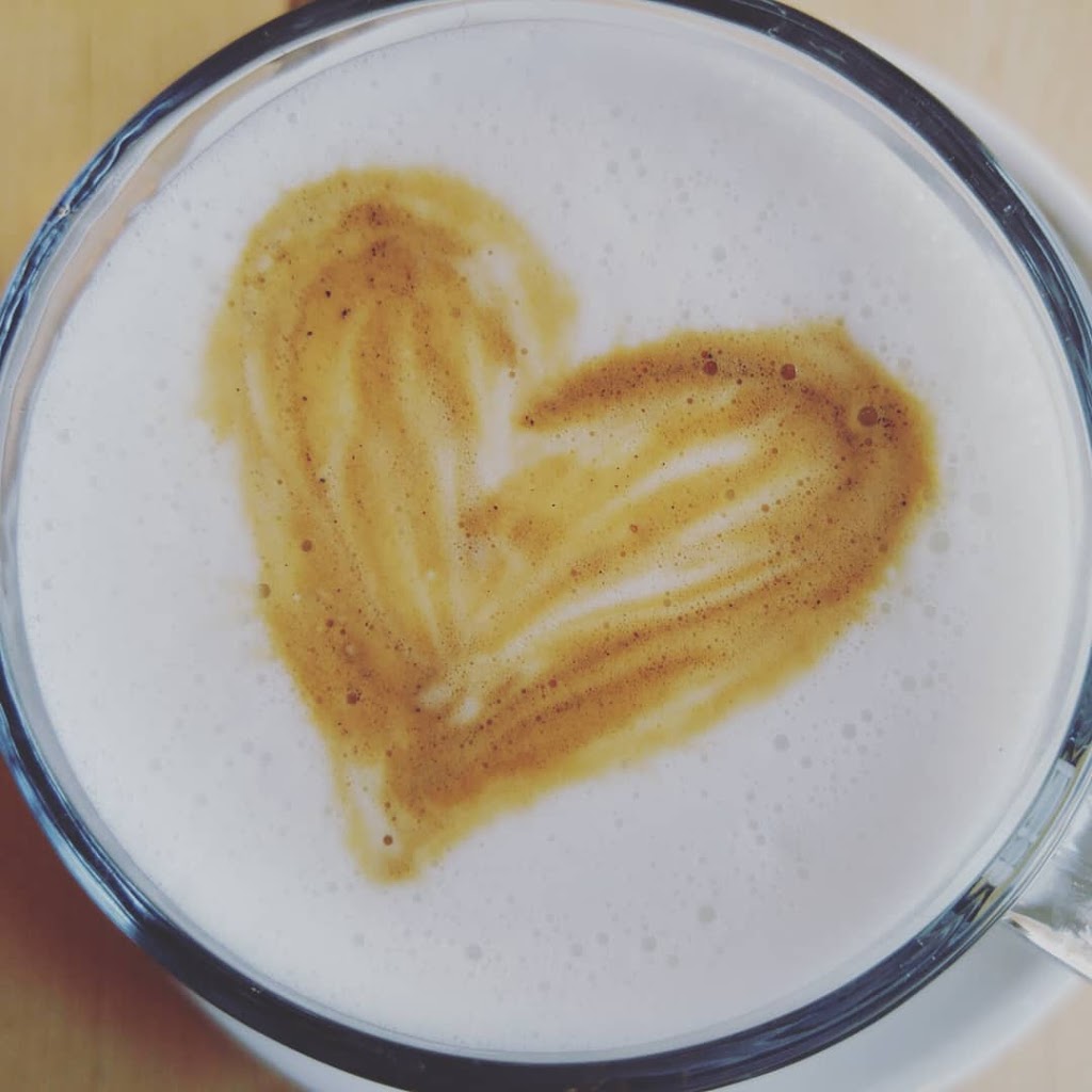 Léo Latté Café Bistro | 756 Rue De LIndustrie, Saint-Paul, QC J0K 3E0, Canada | Phone: (450) 394-4488