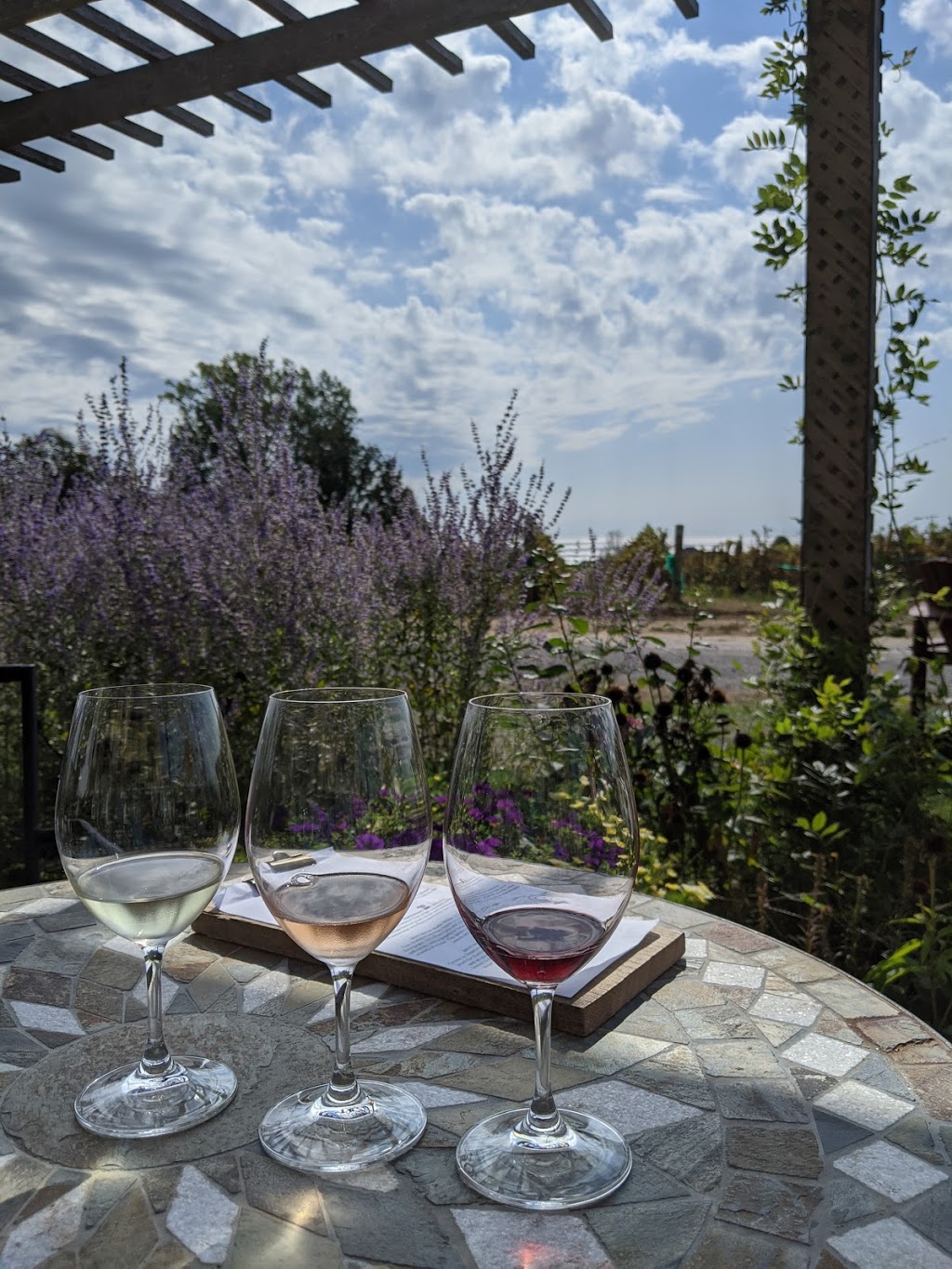 Keint-He Winery & Vineyards | 49 Hubbs Creek Rd, Wellington, ON K0K 3L0, Canada | Phone: (613) 399-5308
