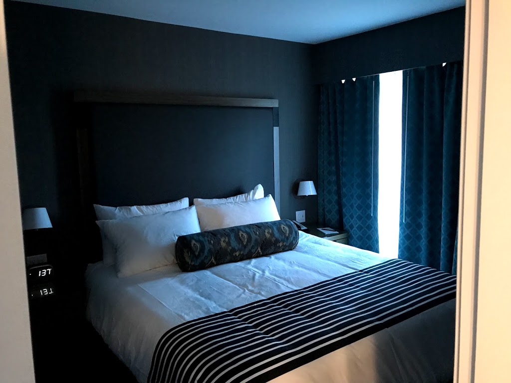 Sandman Signature Ottawa Airport Hotel | 250 W Hunt Club Rd, Ottawa, ON K1N 1H7, Canada | Phone: (613) 216-7263