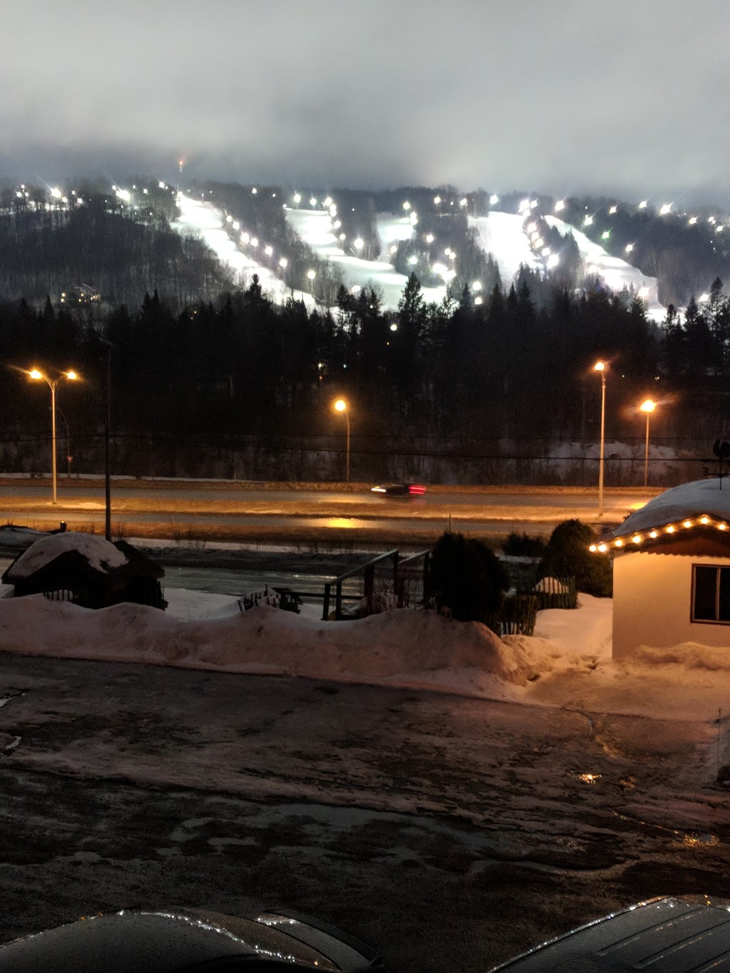 The hotel complex 60 | 600 Chemin des Frênes, Piedmont, QC J0R 1K0, Canada | Phone: (514) 856-7810