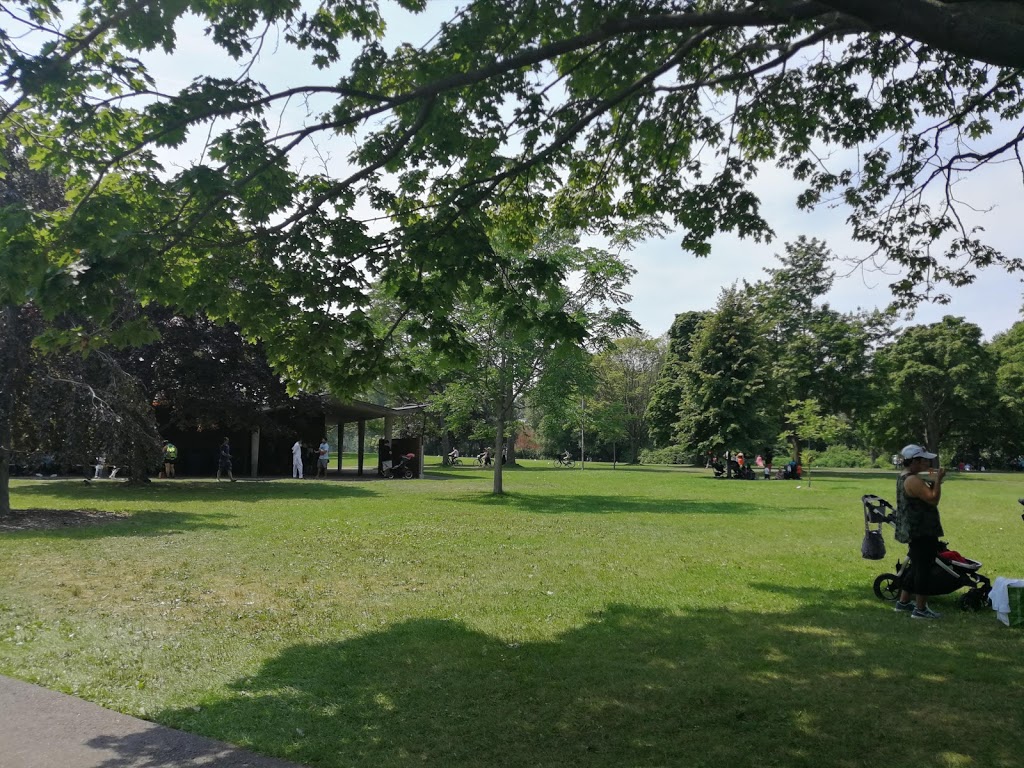 Toronto Island Tram Tour | 17 Avenue of the Island, Toronto, ON M5J, Canada | Phone: (416) 392-8192
