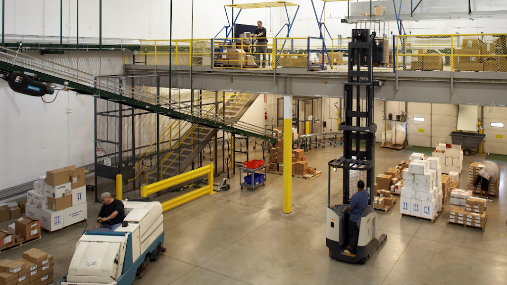 Crown Lift Trucks | 210 Annagem Blvd, Mississauga, ON L5T 2V5, Canada | Phone: (800) 268-2125