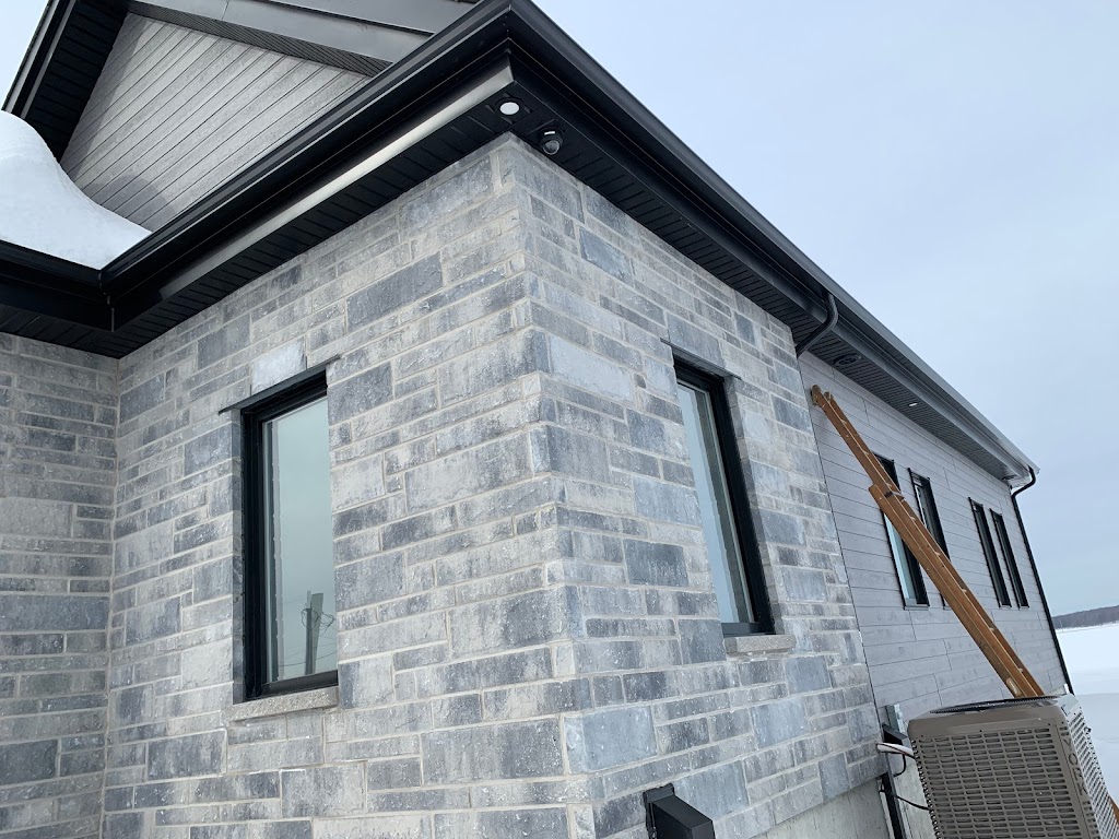 Les Gouttières Poulin Inc. | 8140 Charles-Edouard-Renaud, Terrebonne, QC J7M 2E9, Canada | Phone: (514) 705-4072