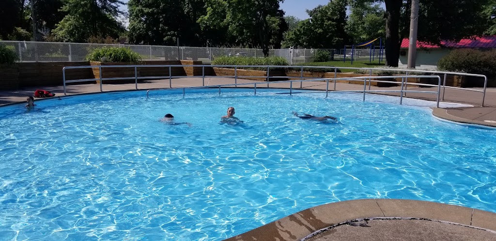 Tecumseh Pool - 334 Russell St S, Sarnia, ON N7T 3L9, Canada