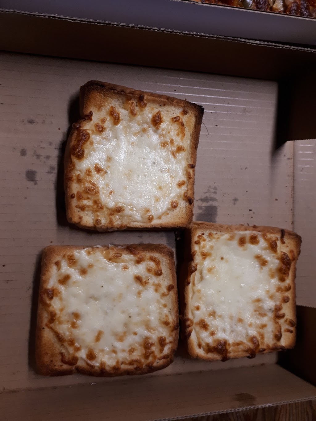 Village Pizza | 22519 Adelaide Rd, Mount Brydges, ON N0L 1W0, Canada | Phone: (519) 264-1174