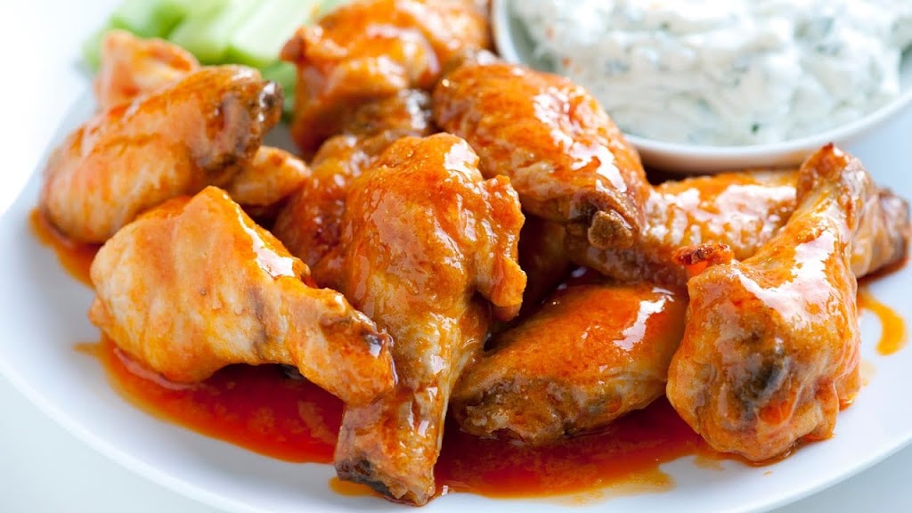 Gas and country (pizza) | 5614 Hwy 620, Wollaston, ON K0L 1P0, Canada | Phone: (613) 337-0190