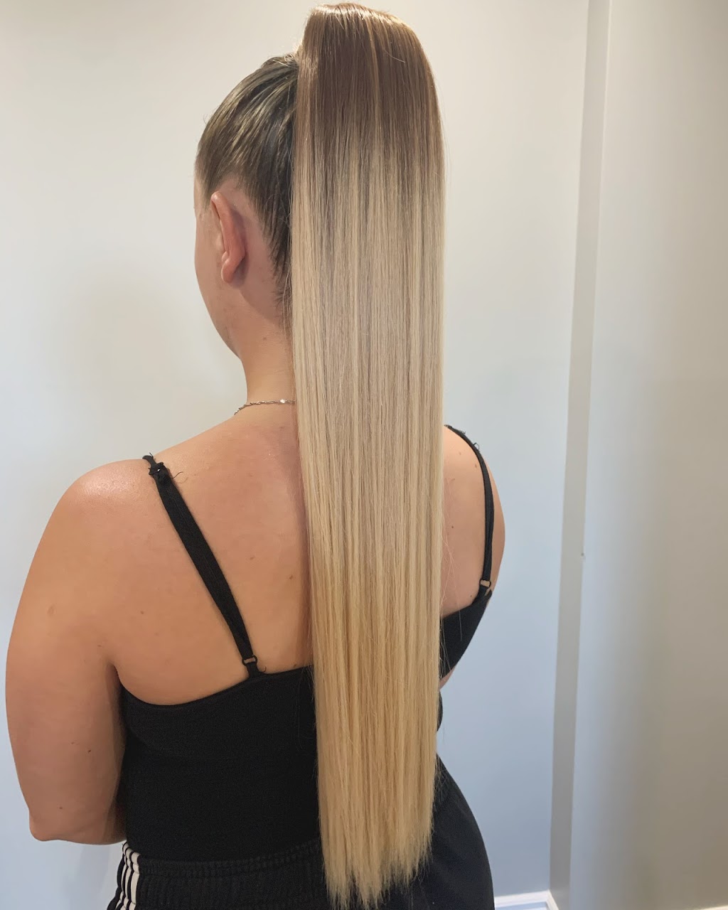 Enchanting Looks | 513 Kilbirnie Dr, Nepean, ON K2J 0H7, Canada | Phone: (613) 291-0918