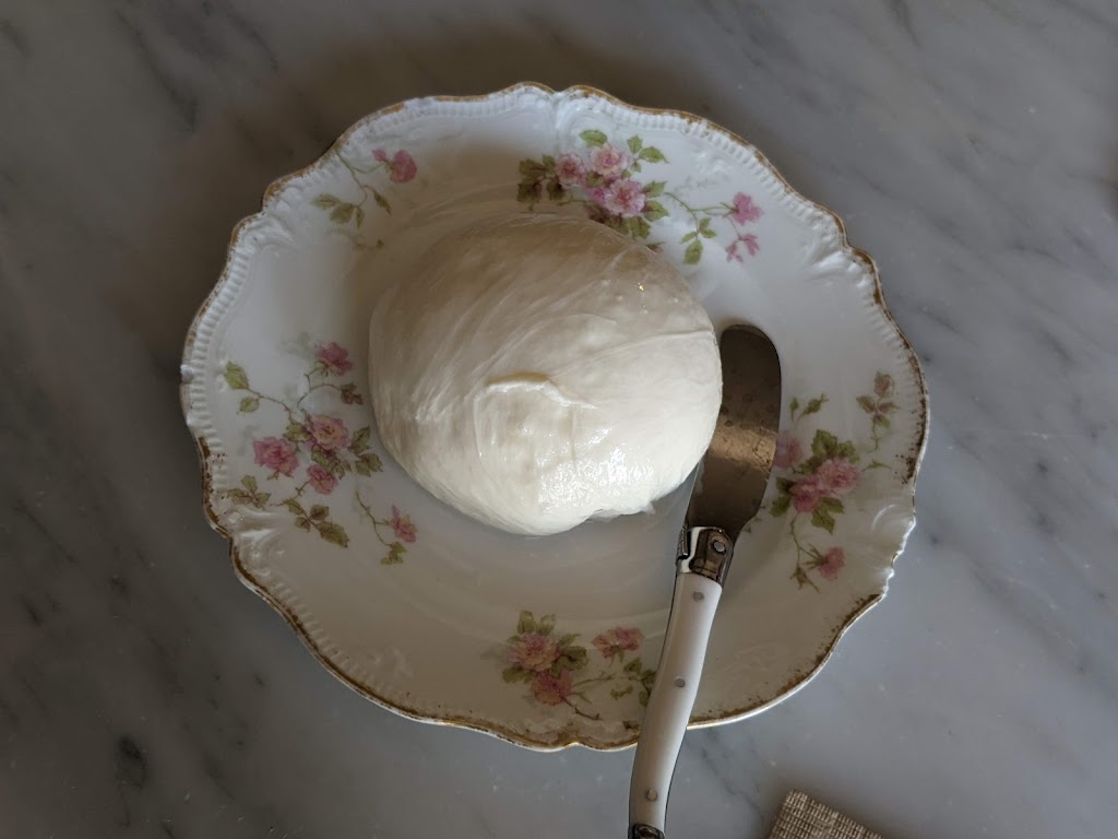 Famiglia Baldassarre | 122 Geary Ave, Toronto, ON M6H 4H1, Canada | Phone: (647) 293-5395
