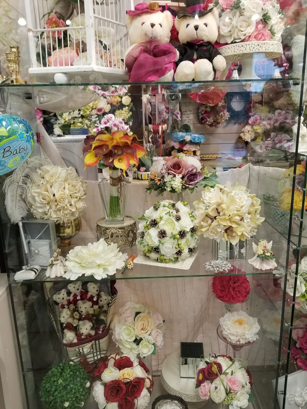 Pacific Florist | 700 Lawrence Ave W #219, North York, ON M6A 3B4, Canada | Phone: (416) 784-0888