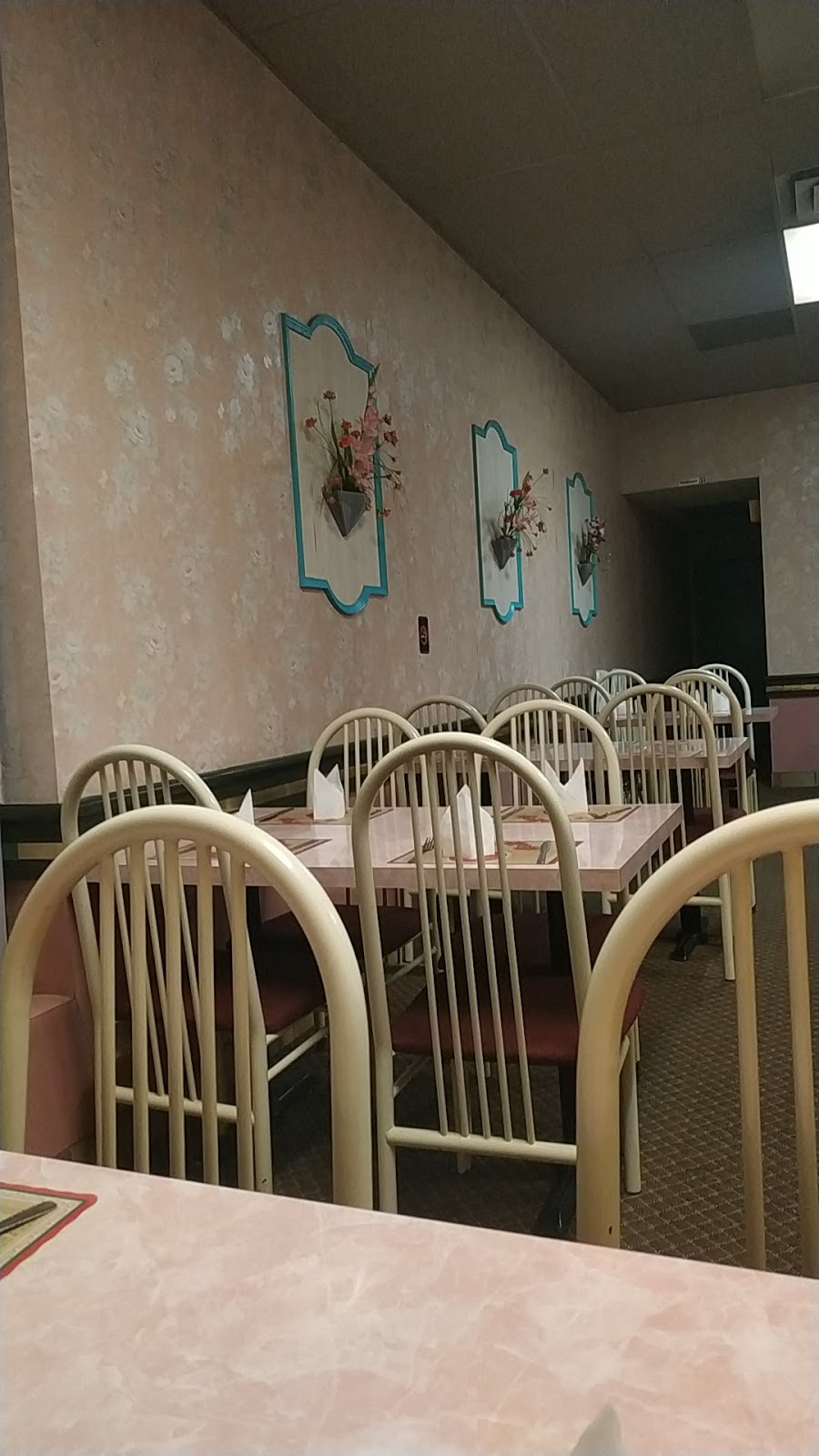A & K Restaurant | 624 Huron St, London, ON N5Y 4J7, Canada | Phone: (519) 663-1123