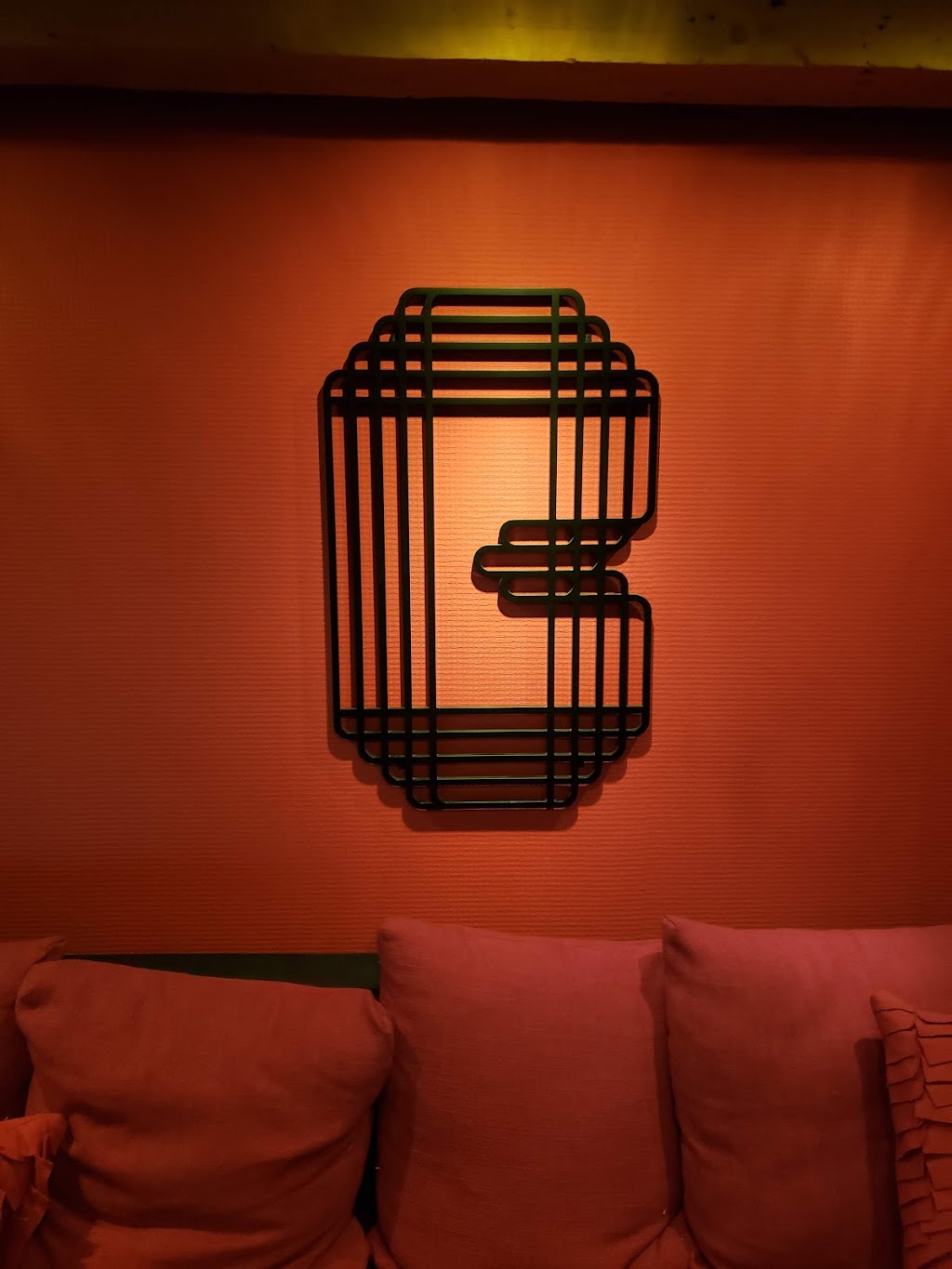 BLVD | 308 Pl. dYouville, Montréal, QC H2Y 2B6, Canada | Phone: (514) 788-2100