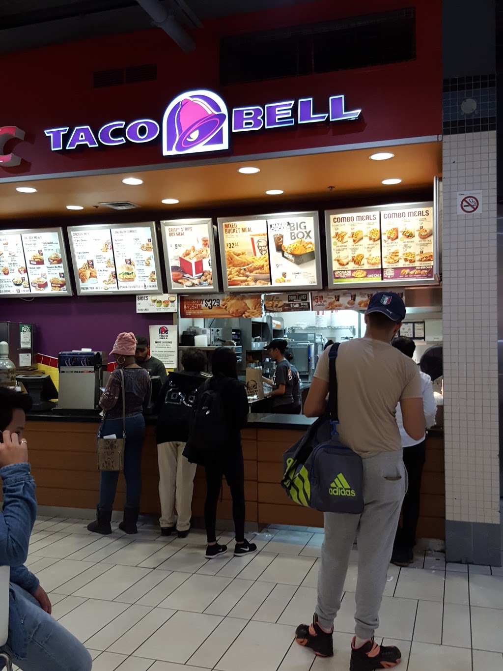 Taco Bell | 3495 Lawrence Ave E, Scarborough, ON M1H 1B3, Canada | Phone: (416) 439-7333